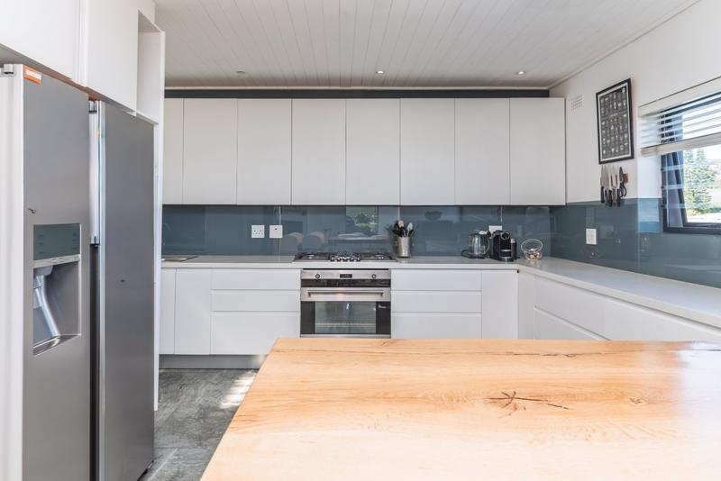 7 Bedroom Property for Sale in San Michel Western Cape